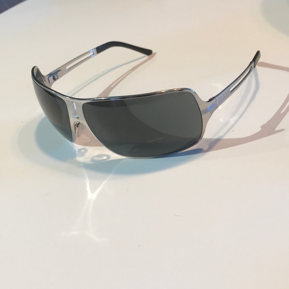 Prada Sunglasses worn by actor Craig Robinson !